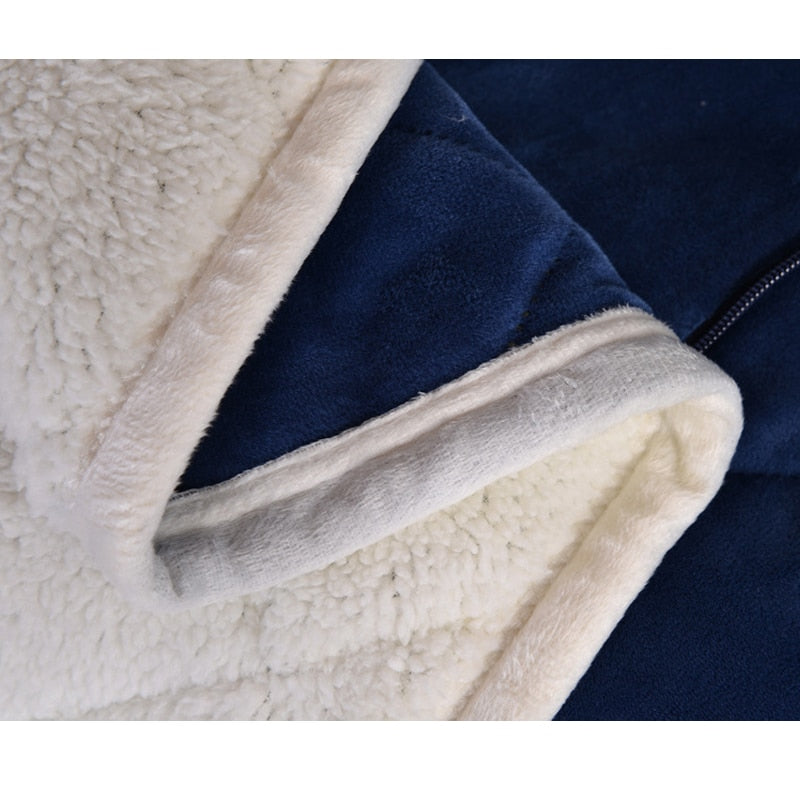 2-in-1 Flannel Cushion Blanket Foldable Patchwork Quilt