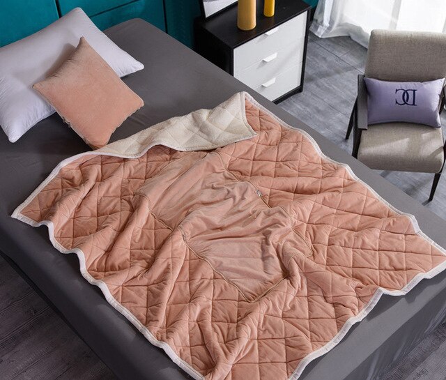 2-in-1 Flannel Cushion Blanket Foldable Patchwork Quilt
