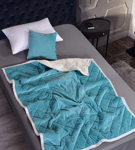 2-in-1 Flannel Cushion Blanket Foldable Patchwork Quilt