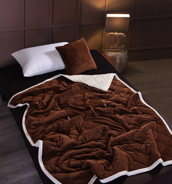 2-in-1 Flannel Cushion Blanket Foldable Patchwork Quilt
