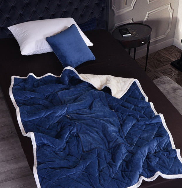 2-in-1 Flannel Cushion Blanket Foldable Patchwork Quilt