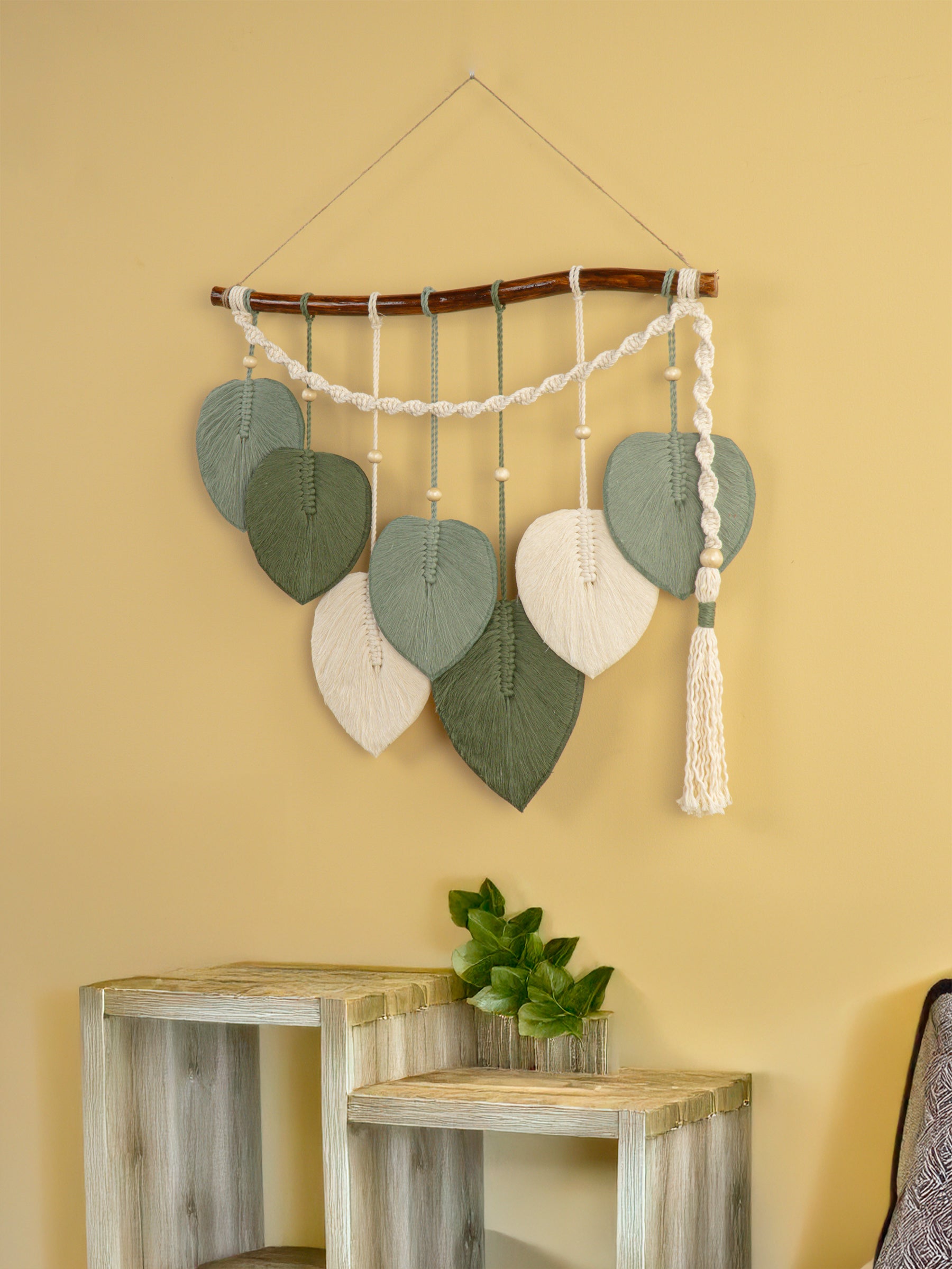 Green Tone Macrame Leaf Hanging Tassel Wall Decoration