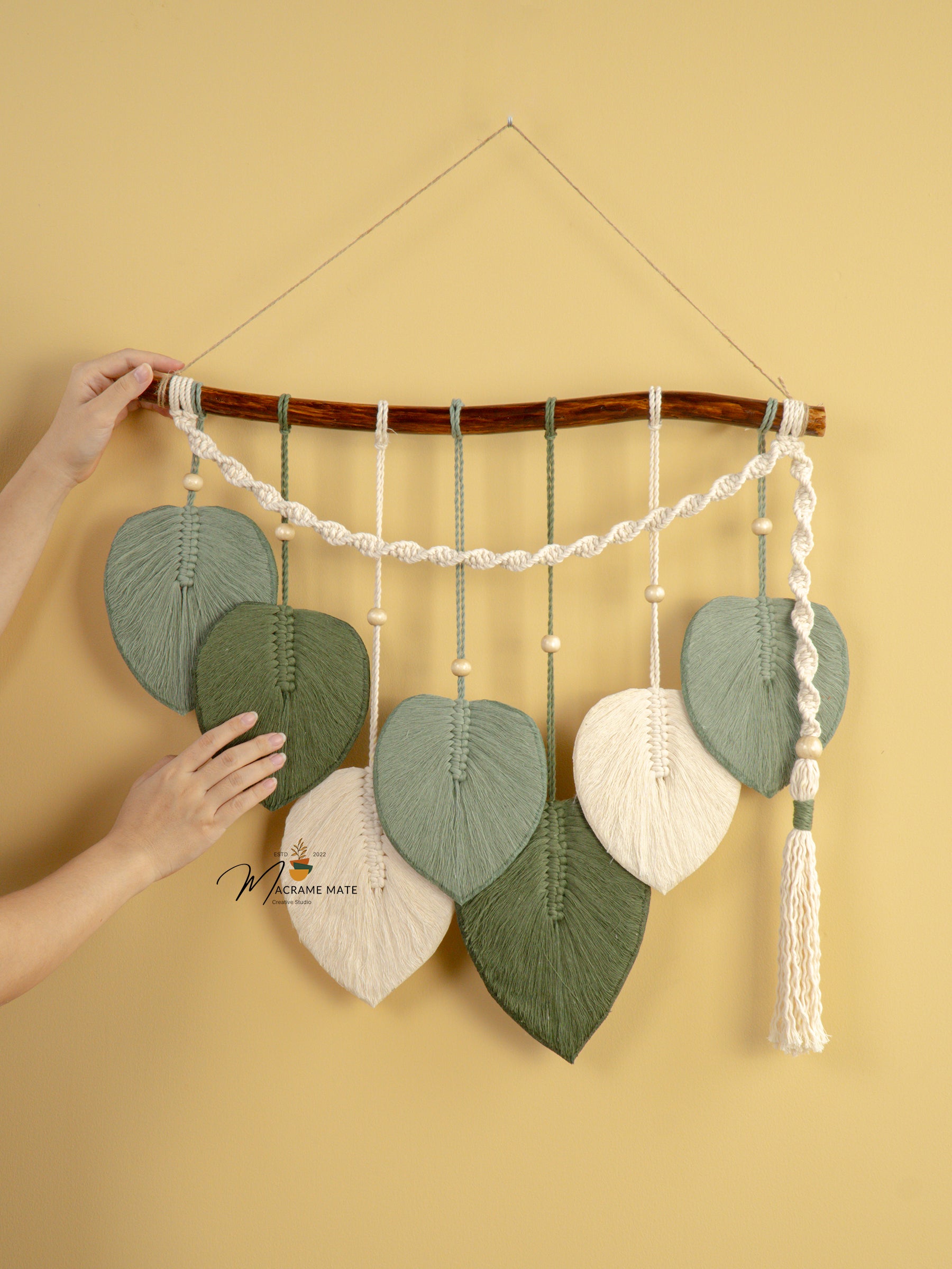 Green Tone Macrame Leaf Hanging Tassel Wall Decoration