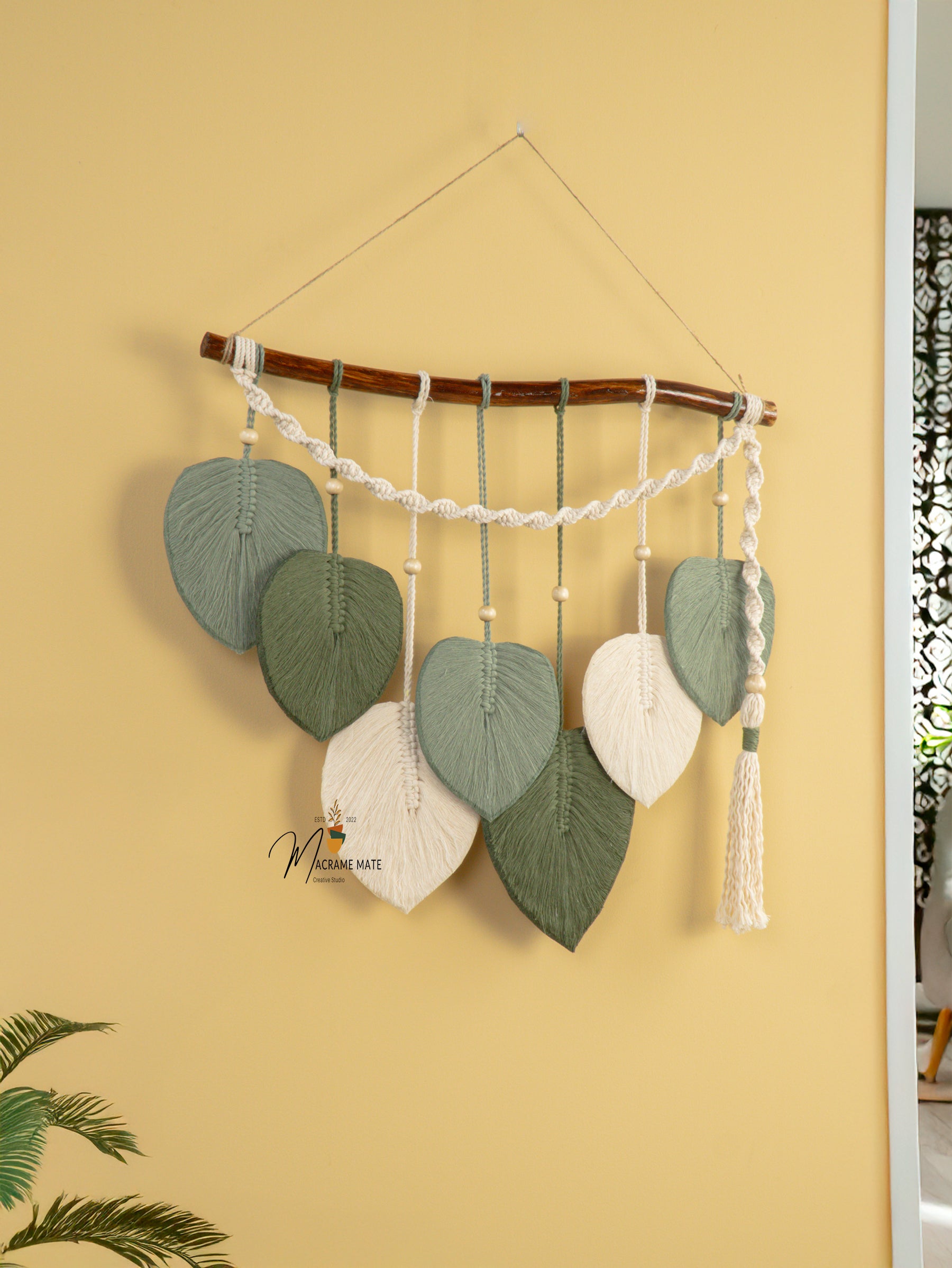 Green Tone Macrame Leaf Hanging Tassel Wall Decoration