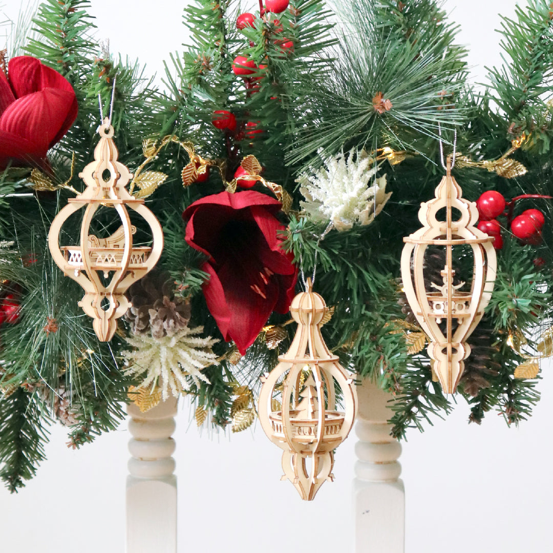 Happy Holidays Christmas Baubles Festive Tree Ornament Set